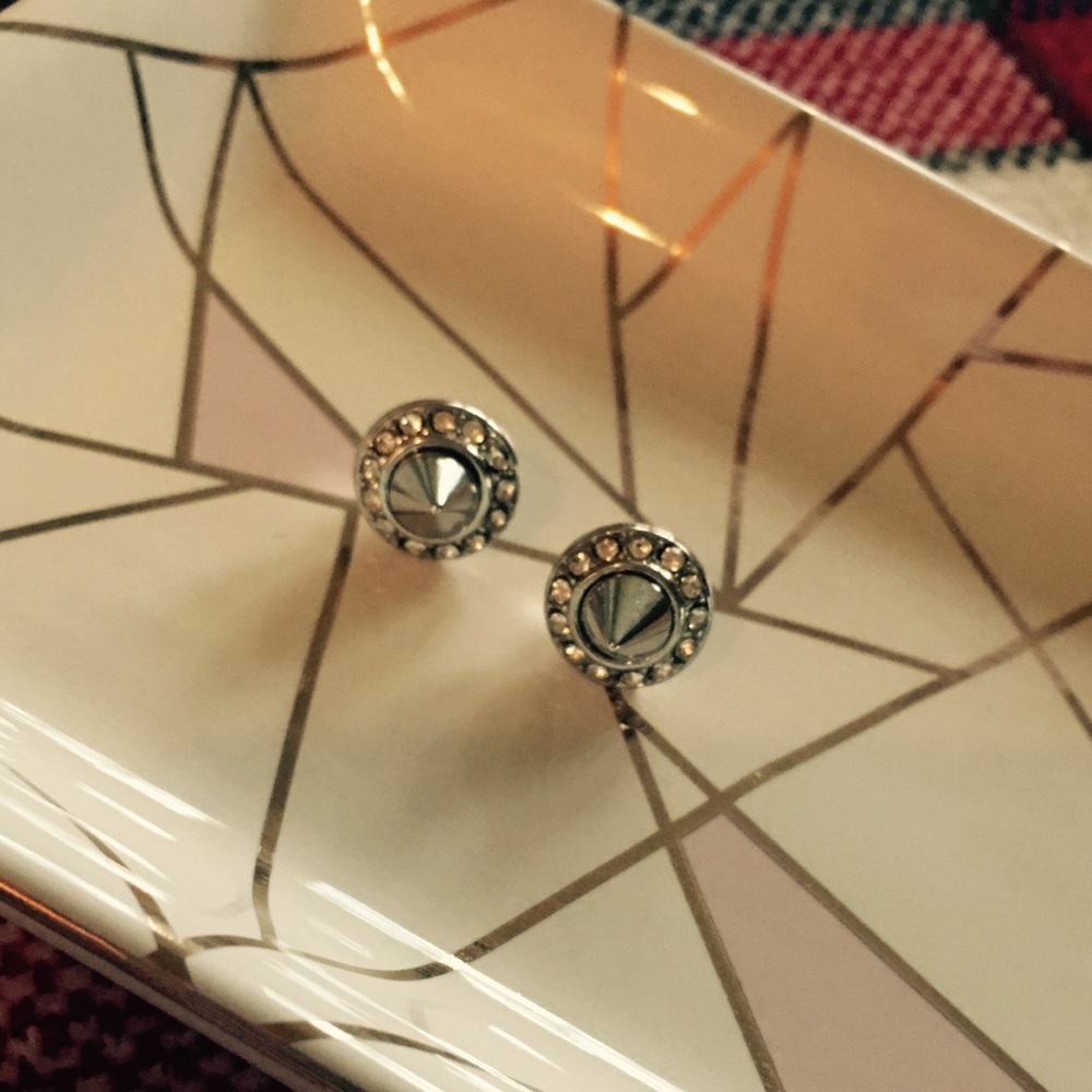 Sparkly Silver Stud Earrings 💕